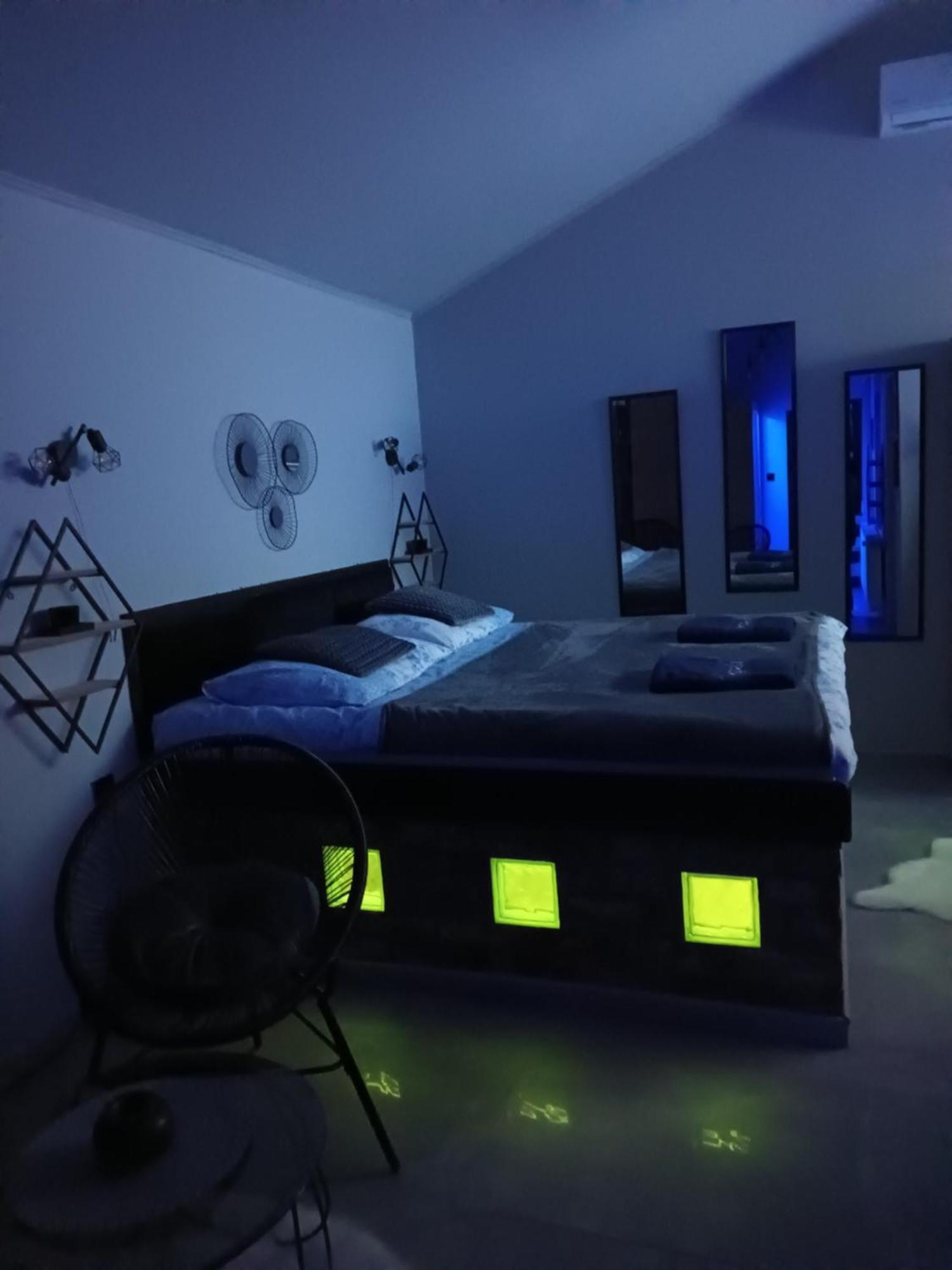 Apartments Bakine Carolije Karanac Экстерьер фото