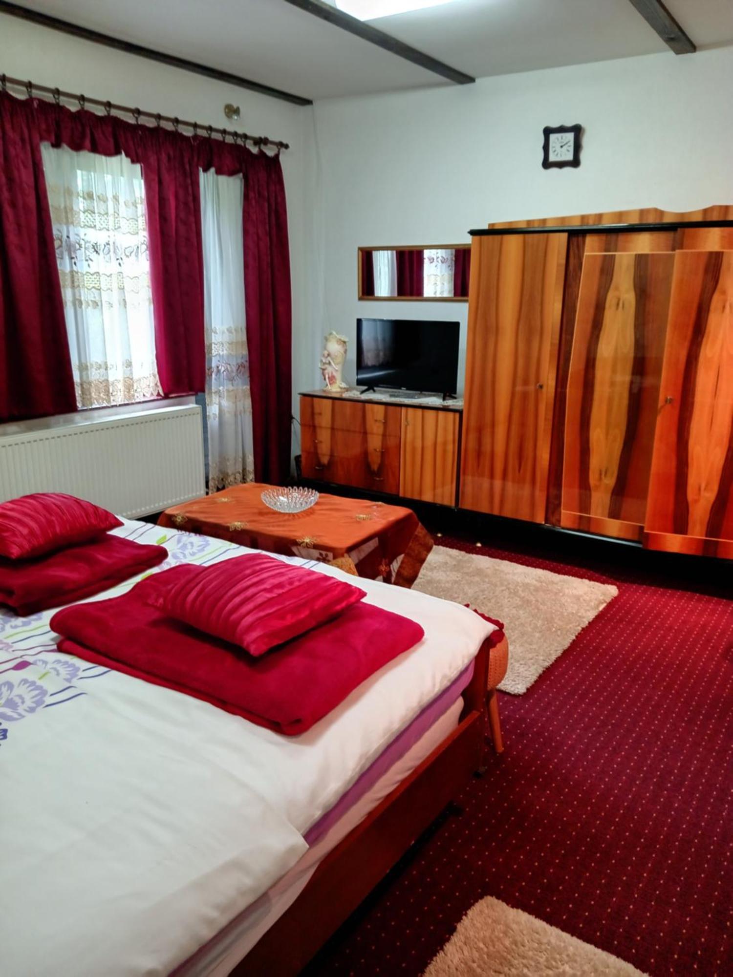 Apartments Bakine Carolije Karanac Экстерьер фото