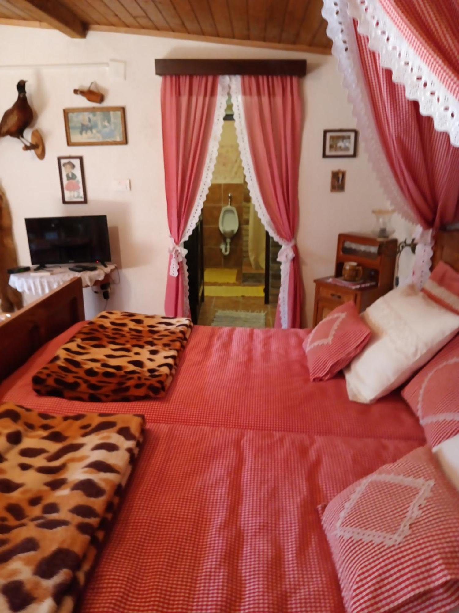 Apartments Bakine Carolije Karanac Экстерьер фото